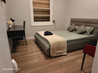 Comfortable Queen Room Your Home Away From Home in Whyalla! - 1