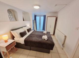 Gravesend 1 Bedroom Spacious Apartment - 2 Min Walk to Station - 4