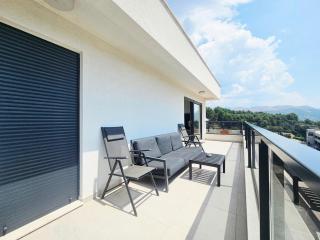 ILARI - luxury 100m2 penthouse, best terrace & view in Split - Split - 1