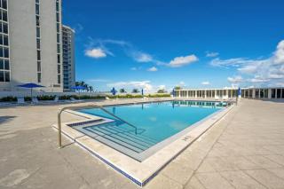 Beachfront Miami Beach Condo, Ocean View & Valet Parking - 2
