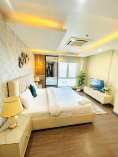 1 Bedroom Apartment Goldcrest DHA Lahore - 4
