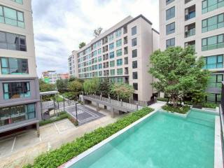 A Calm Bangkok Stay with Pool & Private Balcony - 2