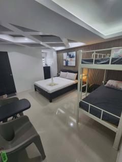 Avana Hills Tagaytay Manor - Paris - 2
