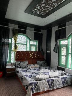 M K River Breeze Guest House Gurez - 1