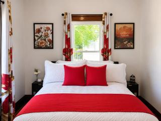 Fennvilla: Sleeps 8•Hot Tub•3 Dogs•Gameroom - 2