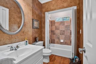Lux Private Retreat Creek View Sleeps up to 8 - 1