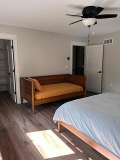 Lake Country Inn - Boat Rental Available - 2