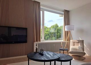 Apartment with skyline view - 5