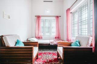Cozy Studio - Panampilly Nagar - 4