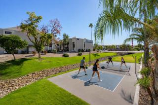 Sunny Scottsdale Retreat with Pool Gym & Parking - 7
