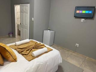 Universtas Guest House - 4