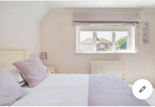 Viking Bay House - Parking - Mins to Beach & Town - 1