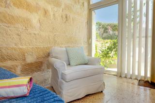 Private Garden Room in Shared Maisonette, Balluta Bay, w live-in cat - 0