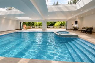 Luxury Ascot Indoor Heated Pool & Wellness Bubble Spa - 9