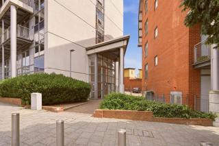 #191 Mason Way Executive Stay - Sleeps 6 - 2