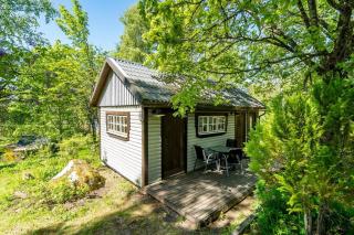 Summer cottage by a peaceful lake - 6