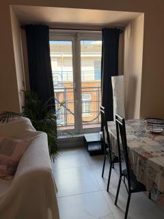 Spacious 2-Bedroom, 2-Bathroom by Dublin Castle - 3