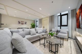 Spacious 3BR Huge Living Self Entry - 0