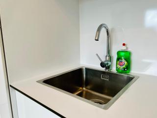 Modern Apartment with Balcony & Free Parking - 4