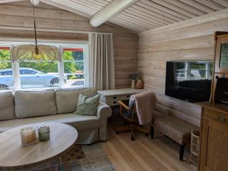 Cozy cottage with lake view - 3