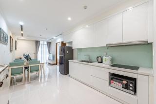 Bright 1BR Landmark 5 Vinhomes Central Park - 3