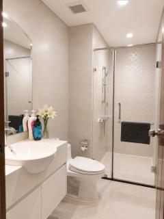 Luxury 1BR Landmark 5 Vinhomes Central Park - 3