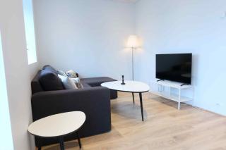 Modern 2BR with Sea Views and Balcony - 2