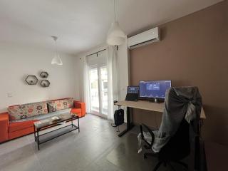 Cozy Apartment with Work-Space in Thessaloniki - 0