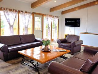 6-Bedroom Blue Mountain Chalet - Hot Tub Sauna BBQ Ping Pong Private Georgian Bay Beach - #52R - 0