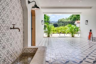 Casa Grande Dreams 100ft to the beach with cool golf cart included! - 3