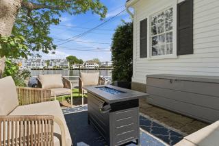 Mystic Riverfront Captain's Home - Groton - 9
