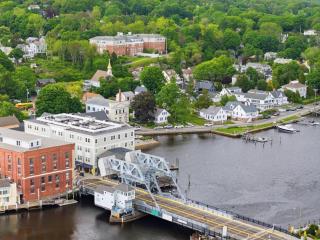 Mystic Riverfront Captain's Home - Groton - 6