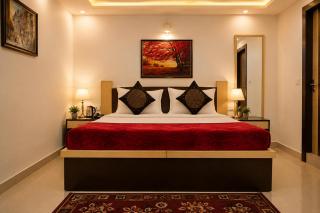 Hotel Bed & Room - 8