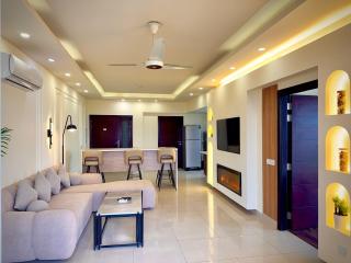Mountain View Suites in Elysium Tower - 8