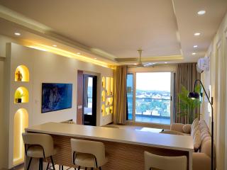 Mountain View Suites in Elysium Tower - 4
