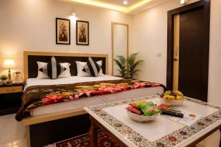Hotel Bed & Room - 2