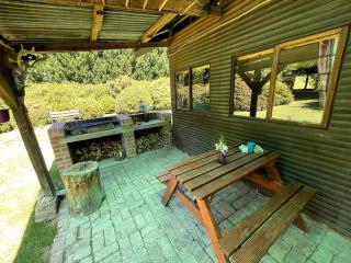 Woodside Garden Cottage - 9