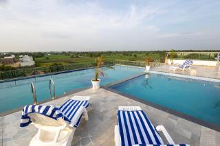 Maniratnam Hotel And Resort - 6