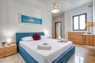 Sliema 2Br Penthouse with Private Terrace & BBQ near Balluta Bay - 8