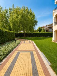 Spacious 4-Bedroom Townhouse in Green Life Resort - 8