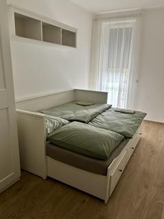 Lakeside Apt with B'fast, Bp 10min - 7