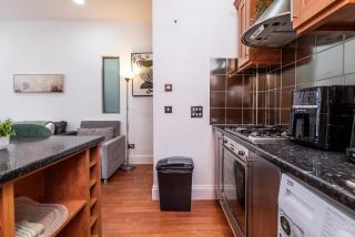 NG1 City Retreat II Free Parking II Balcony II Sleeps 5 - 7