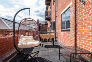 NG1 City Retreat II Free Parking II Balcony II Sleeps 5 - 3