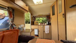 Hut 4 Ewe glamping pod with shared facilities - 7