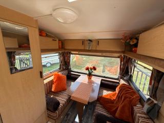 Scotti mini glamping caravan with shared bathroom facilities - 8