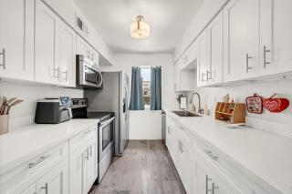 Modern 2 Bed Apt Near HonorHealth ASU and Tempe Town Lake Free Parking - 8