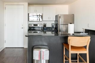 Landing Amazing 1BD in New Center - 8