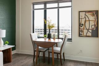 Landing Amazing 1BD in New Center - 9