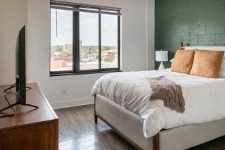 Landing Amazing 1BD in New Center - 6