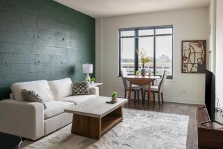 Landing Amazing 1BD in New Center - 3